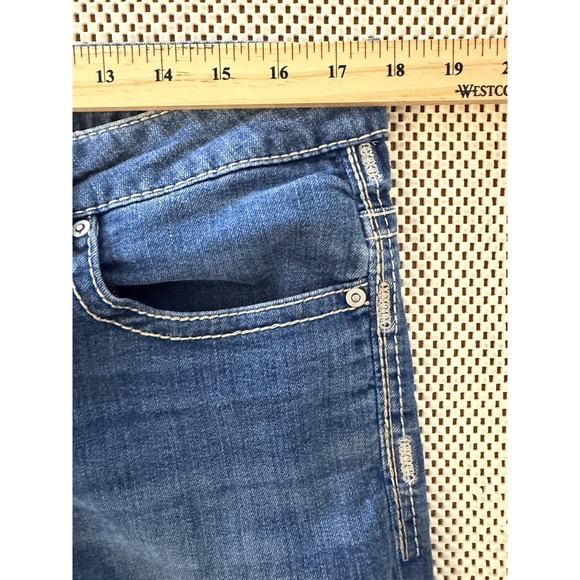 Womens BKE Payton Mid Rise Straight Leg Jeans Size 32R The Buckle Distressed - Picture 8 of 10